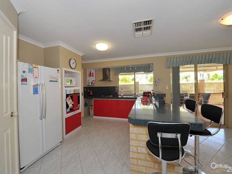 2 Hazlett Lane, Dawesville WA 6211