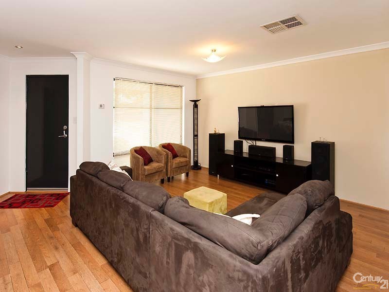 4 Revesby Place, Coodanup WA 6210