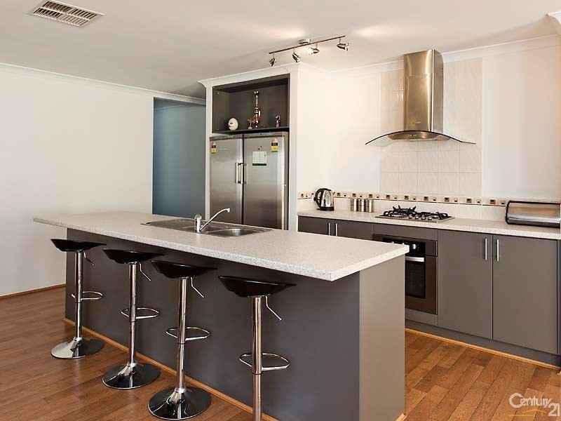 4 Revesby Place, Coodanup WA 6210