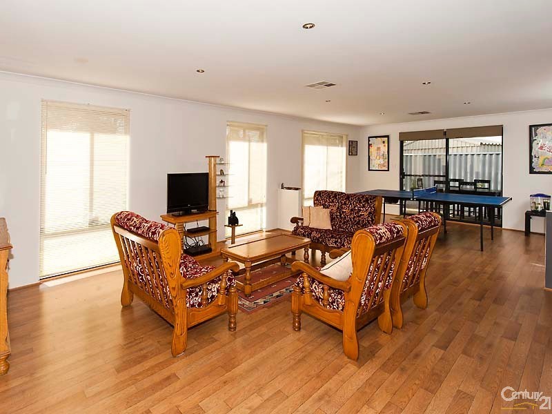 4 Revesby Place, Coodanup WA 6210