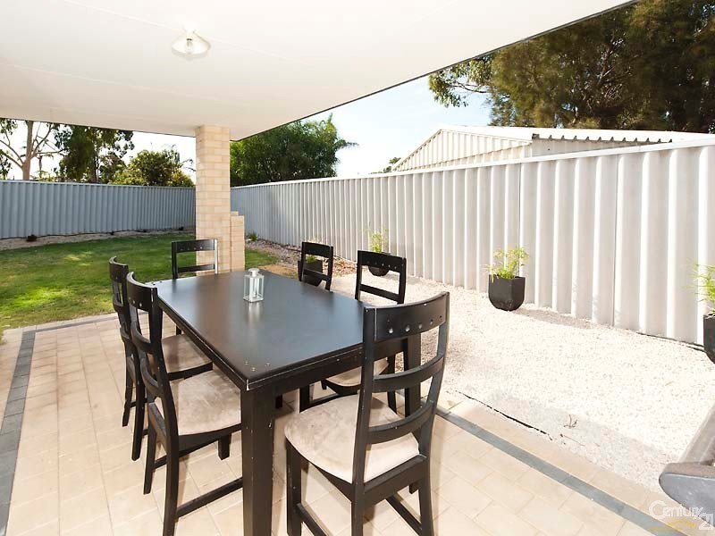 4 Revesby Place, Coodanup WA 6210