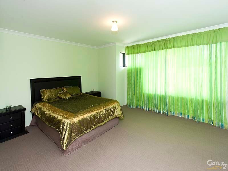 4 Revesby Place, Coodanup WA 6210