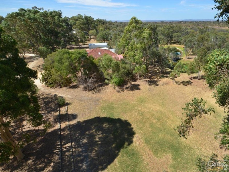 42 Serpentine Way, Stake Hill WA 6181