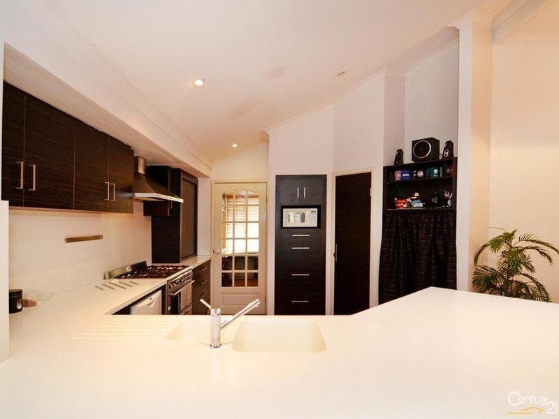 42 Serpentine Way, Stake Hill WA 6181