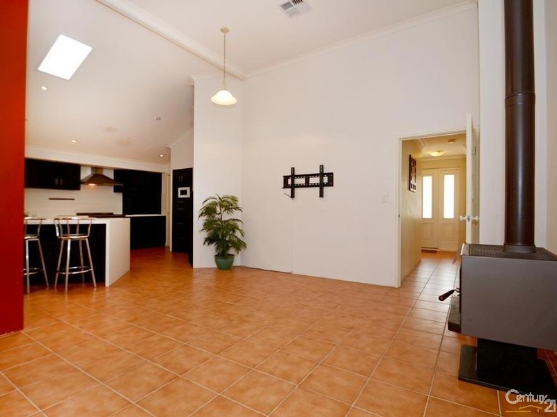 42 Serpentine Way, Stake Hill WA 6181