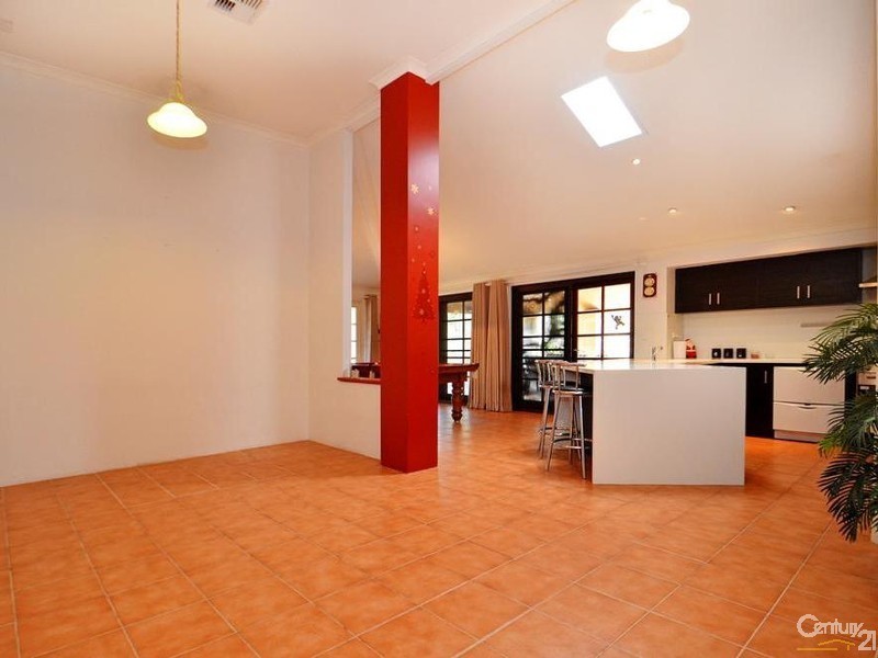 42 Serpentine Way, Stake Hill WA 6181