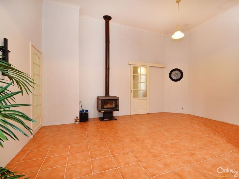 42 Serpentine Way, Stake Hill WA 6181