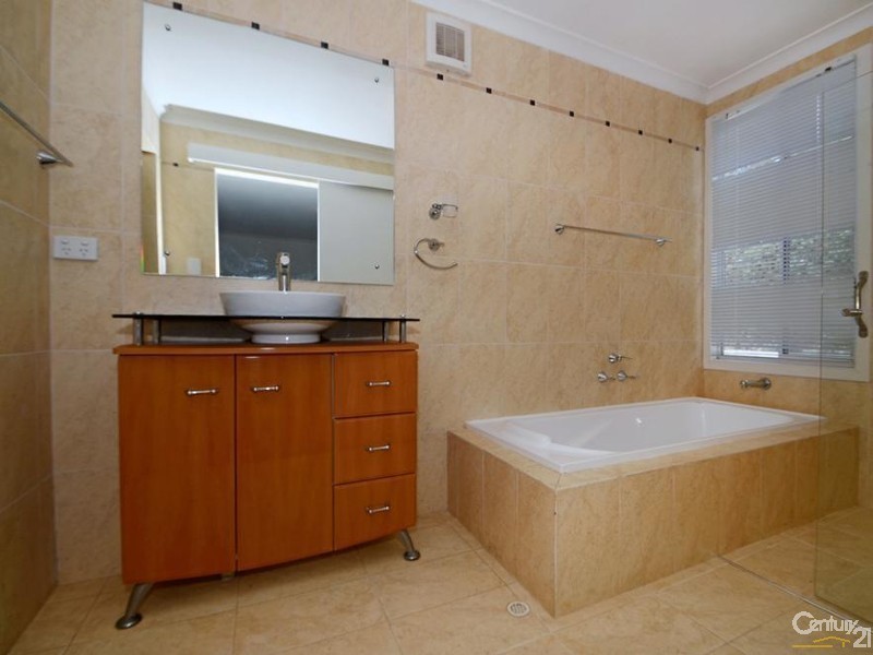 42 Serpentine Way, Stake Hill WA 6181