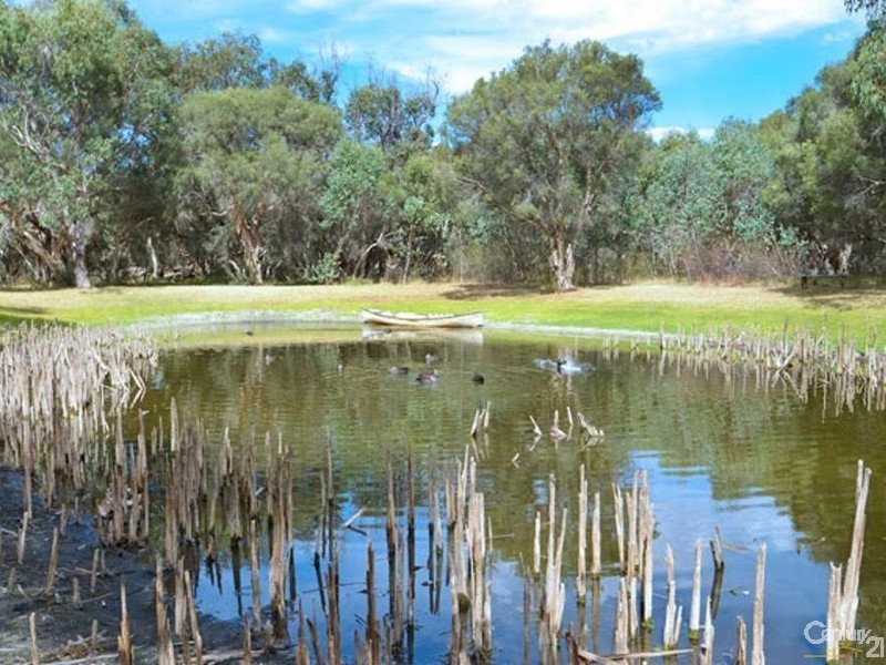 42 Serpentine Way, Stake Hill WA 6181