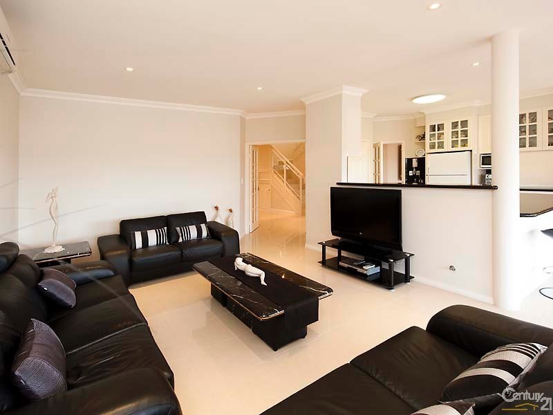 4 Santavea Mews, Halls Head WA 6210