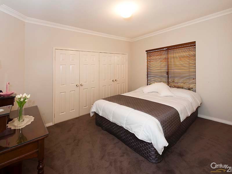 4 Santavea Mews, Halls Head WA 6210