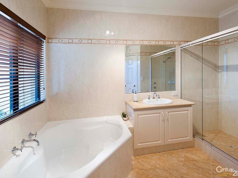 4 Santavea Mews, Halls Head WA 6210