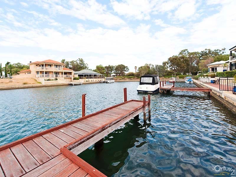 4 Santavea Mews, Halls Head WA 6210