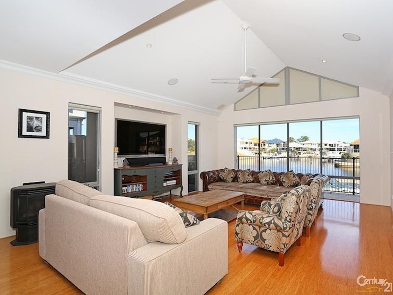 36 Leisure Way, Halls Head WA 6210