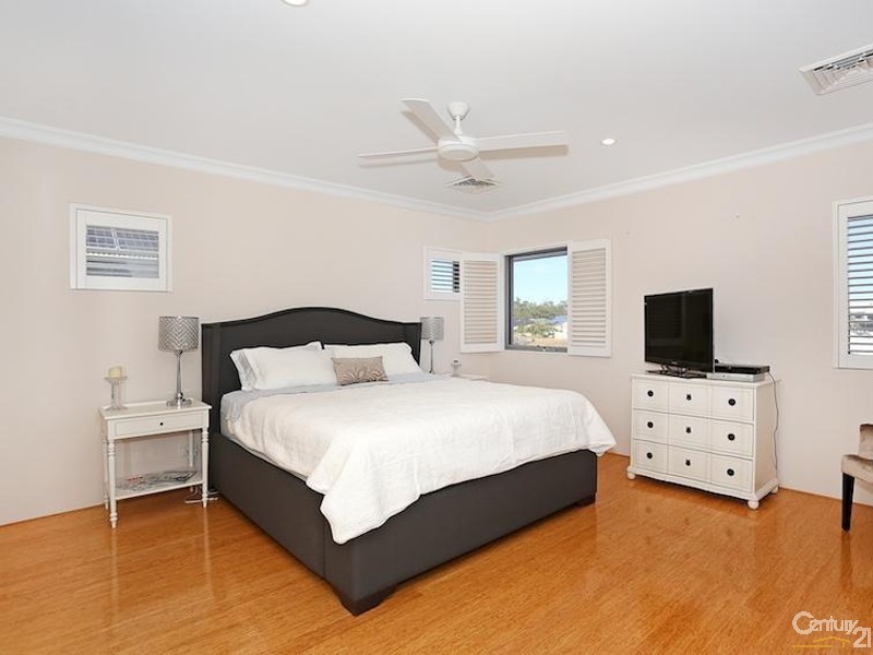 36 Leisure Way, Halls Head WA 6210