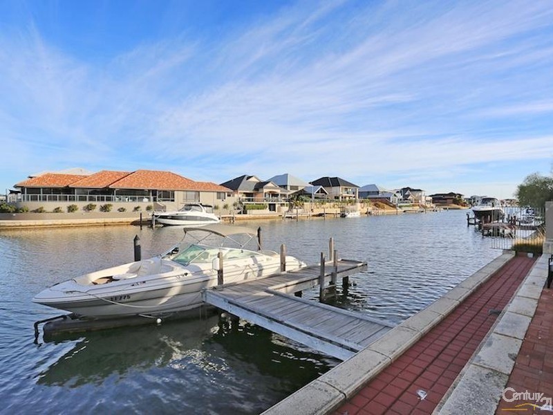 36 Leisure Way, Halls Head WA 6210