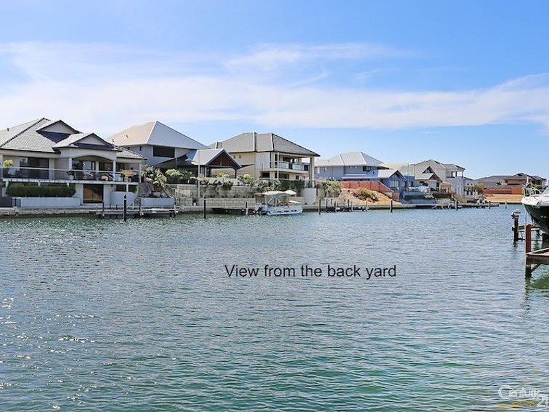 36 Leisure Way, Halls Head WA 6210