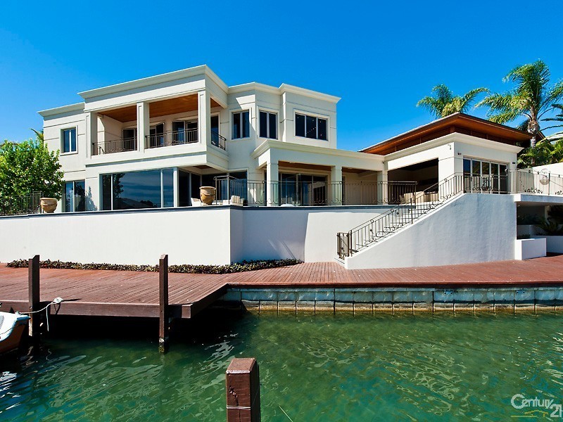 5 Perie Banou Close, Halls Head WA 6210