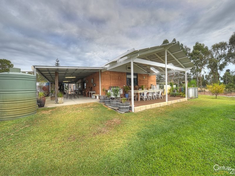 735 Southern Estuary Road, Lake Clifton WA 6215