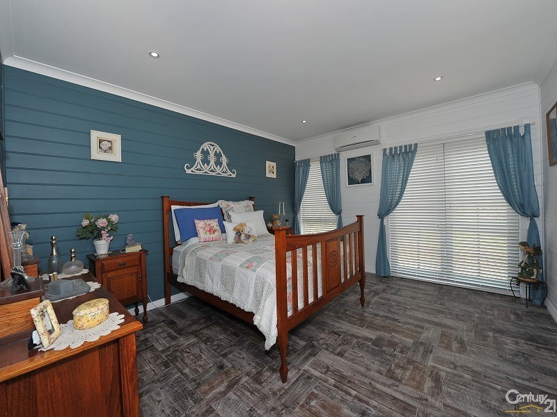 735 Southern Estuary Road, Lake Clifton WA 6215