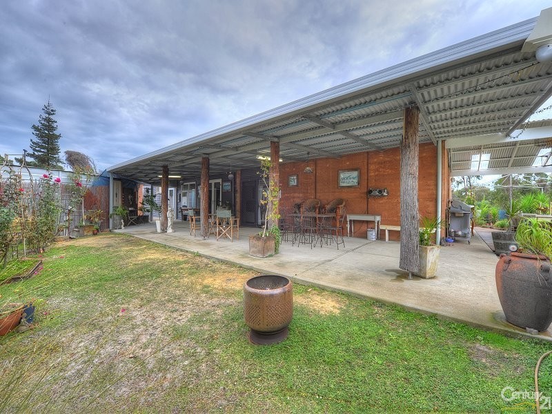 735 Southern Estuary Road, Lake Clifton WA 6215