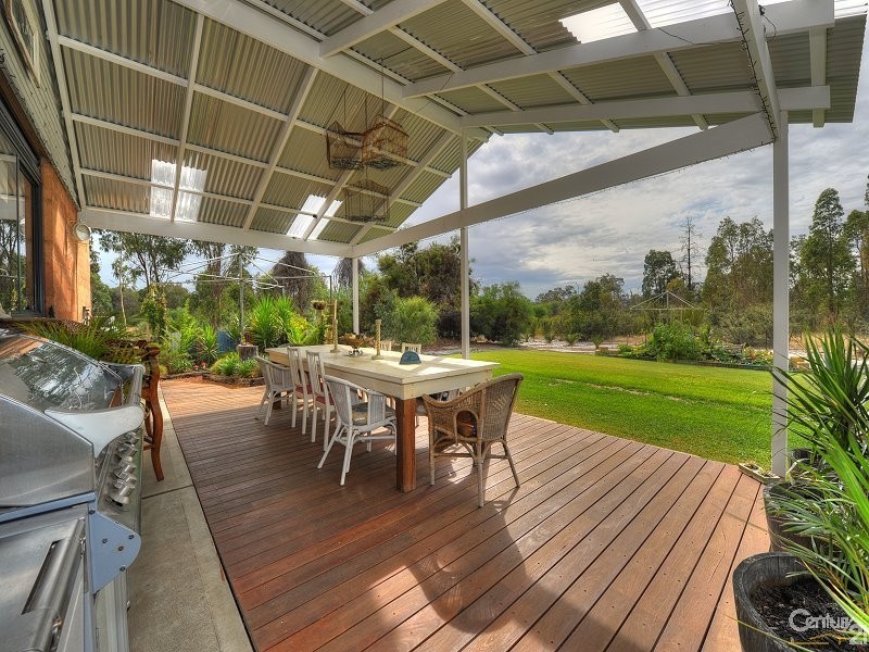 735 Southern Estuary Road, Lake Clifton WA 6215