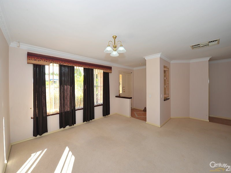 8 Howe Close, San Remo WA 6210