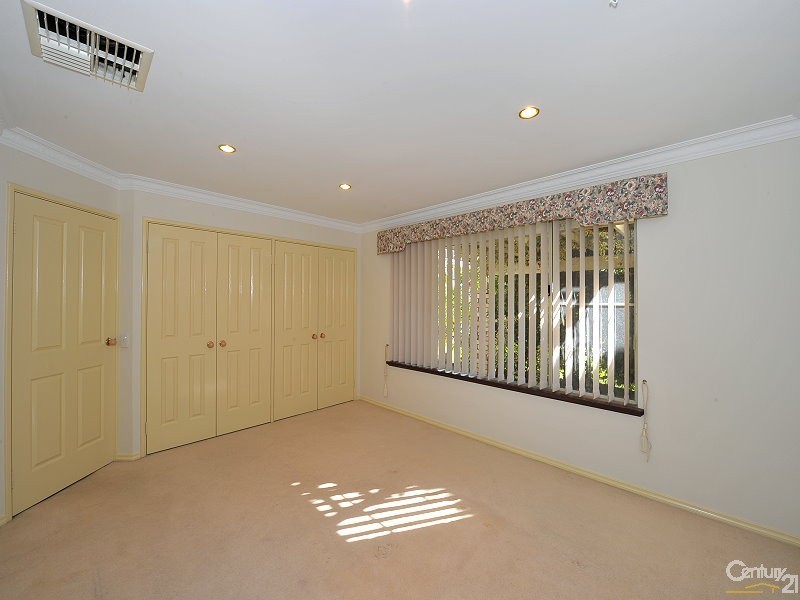 8 Howe Close, San Remo WA 6210