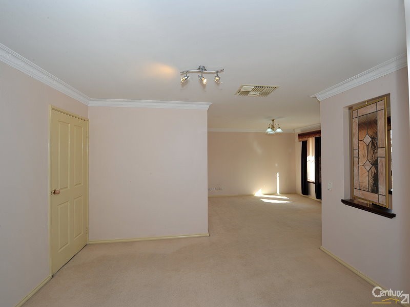 8 Howe Close, San Remo WA 6210