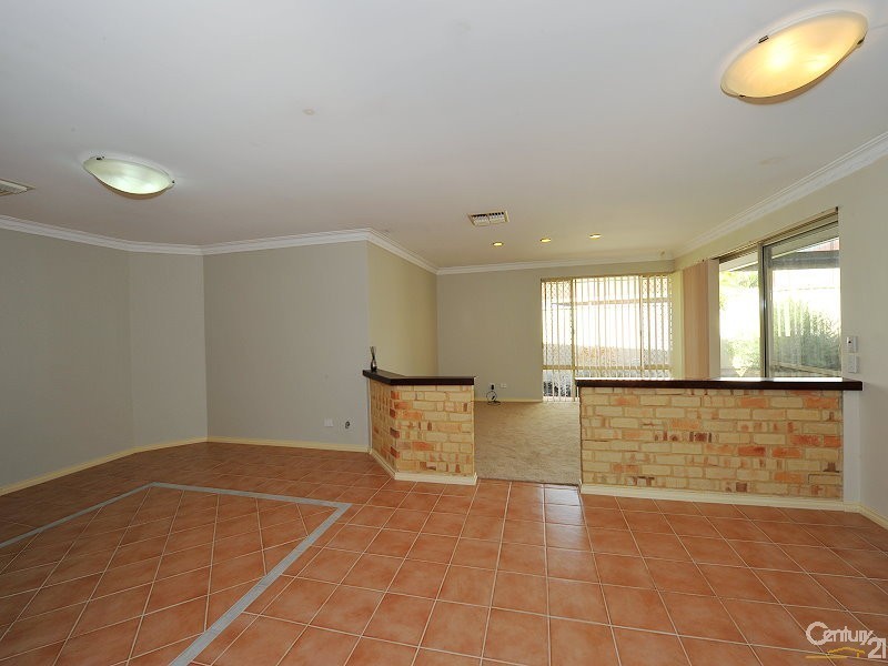 8 Howe Close, San Remo WA 6210