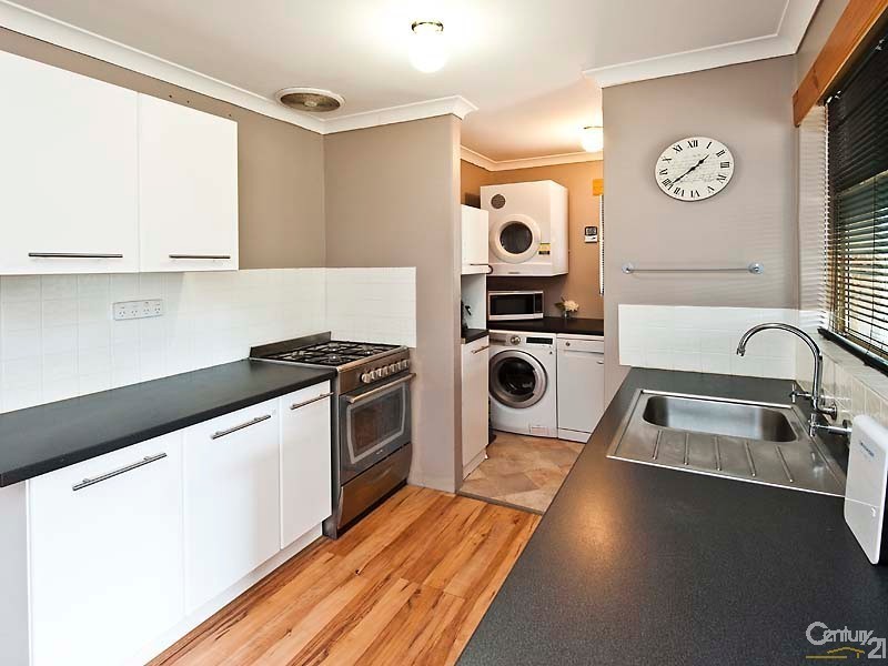 6 Revesby Place, Coodanup WA 6210