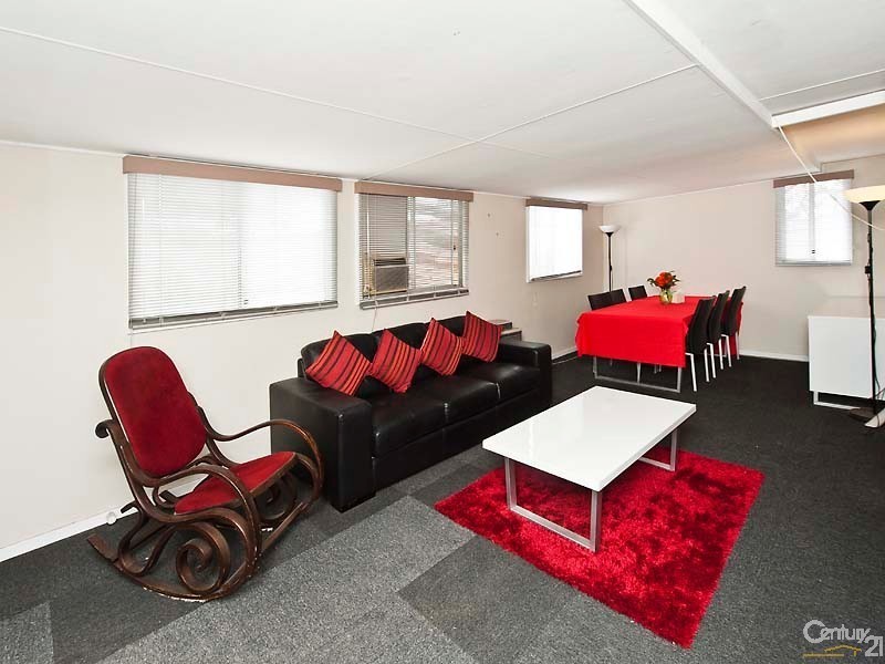 6 Revesby Place, Coodanup WA 6210