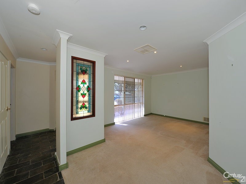 6 Allamanda Way, Halls Head WA 6210