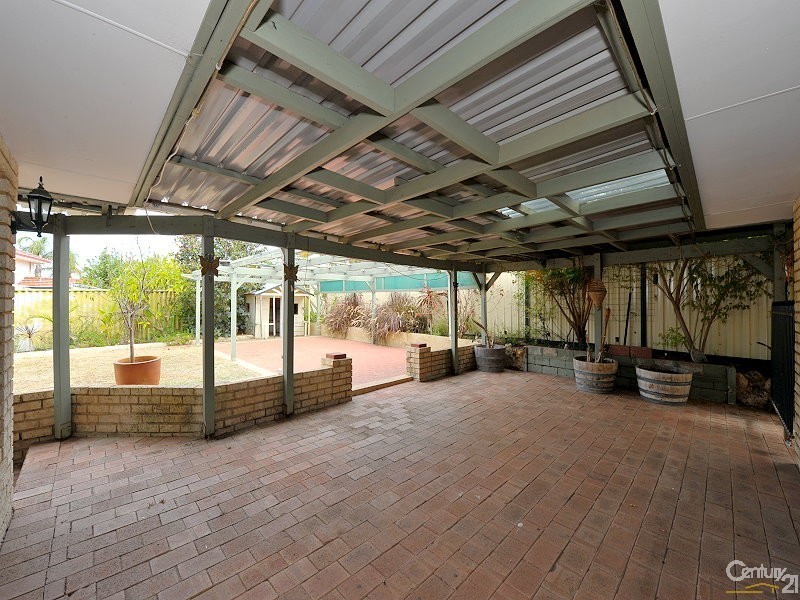 6 Allamanda Way, Halls Head WA 6210