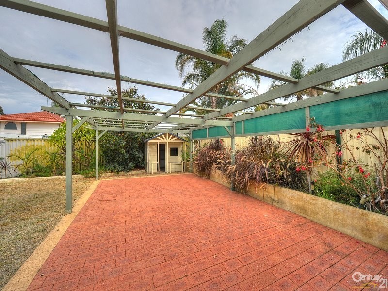 6 Allamanda Way, Halls Head WA 6210