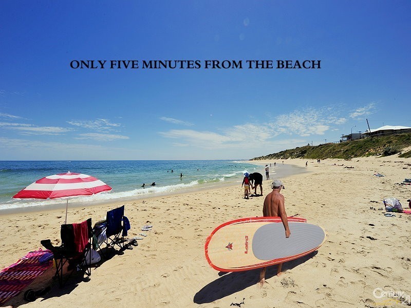 6 Allamanda Way, Halls Head WA 6210