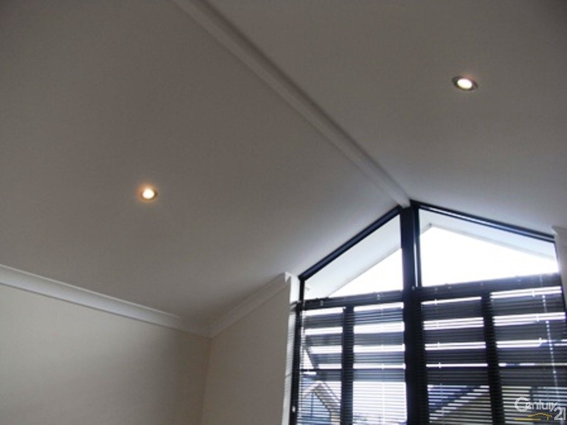 4/18 Davey Street, Mandurah WA 6210