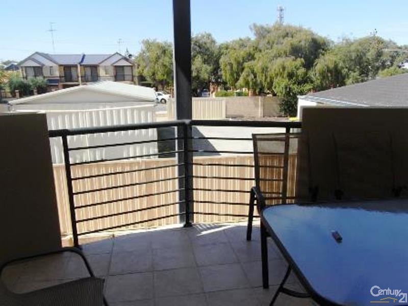 4/18 Davey Street, Mandurah WA 6210