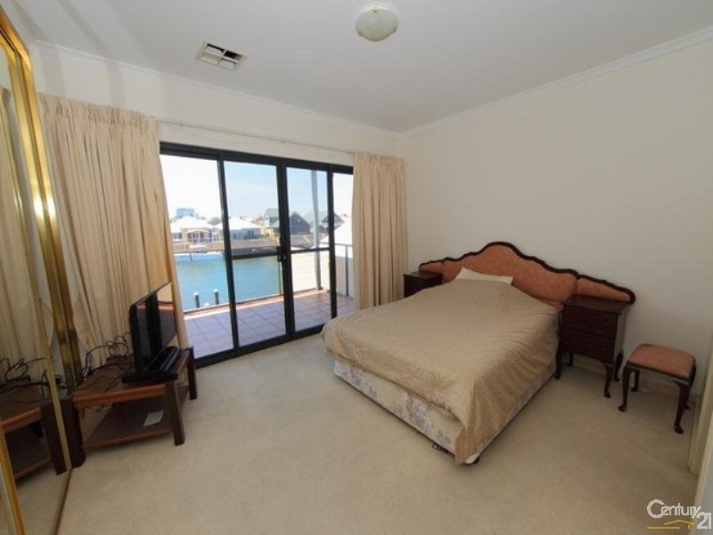 15/3 Piccolo Place, Halls Head WA 6210