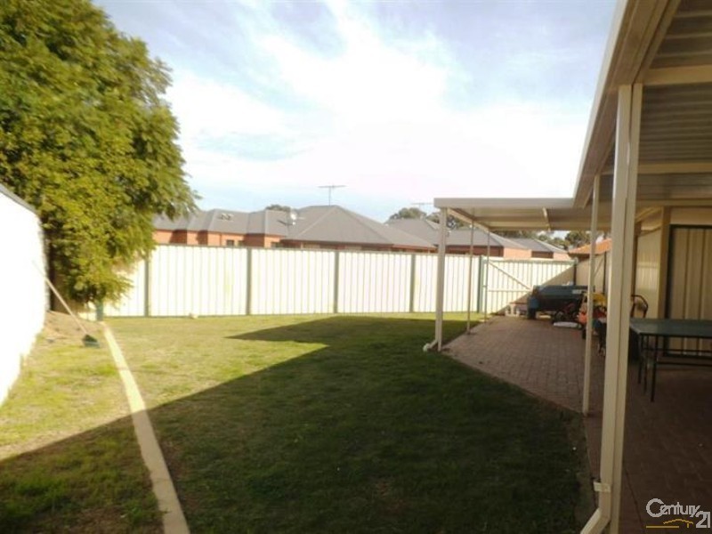 2 Buchanan Elbow, Greenfields WA 6210