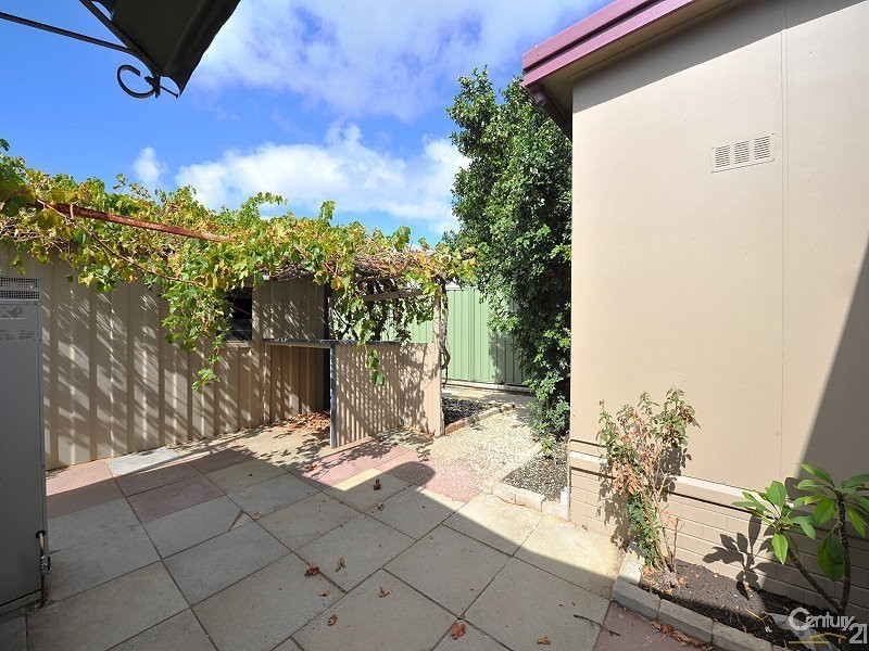 13 Dadger Street, Dudley Park WA 6210