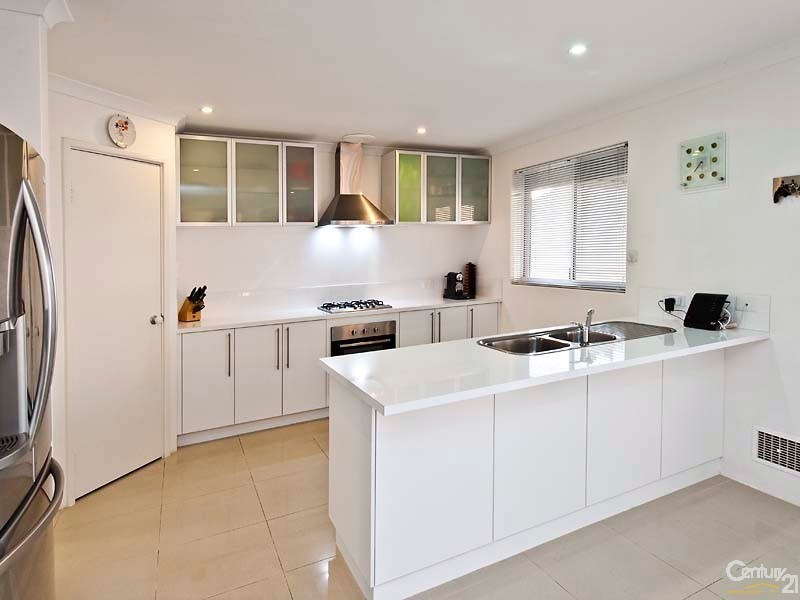 97 Lake Valley Drive, Lakelands WA 6180