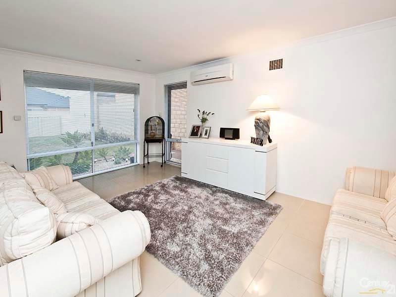 97 Lake Valley Drive, Lakelands WA 6180