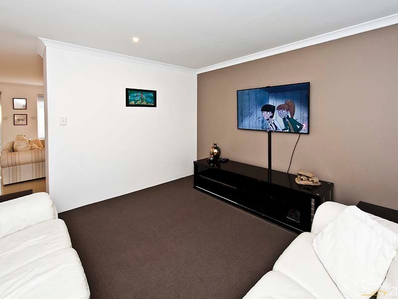 97 Lake Valley Drive, Lakelands WA 6180