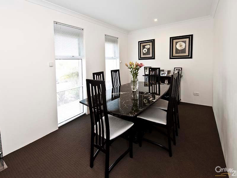 97 Lake Valley Drive, Lakelands WA 6180