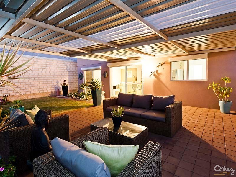 97 Lake Valley Drive, Lakelands WA 6180