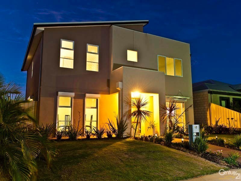 97 Lake Valley Drive, Lakelands WA 6180
