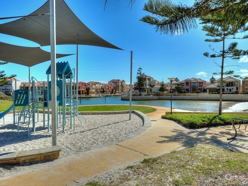 55 Batavia Avenue, Wannanup WA 6210