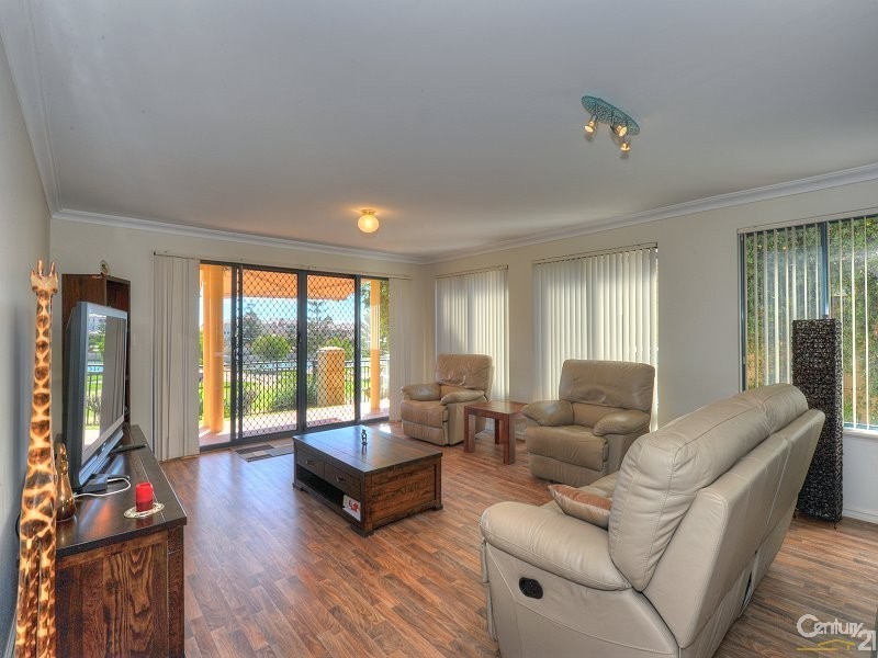55 Batavia Avenue, Wannanup WA 6210