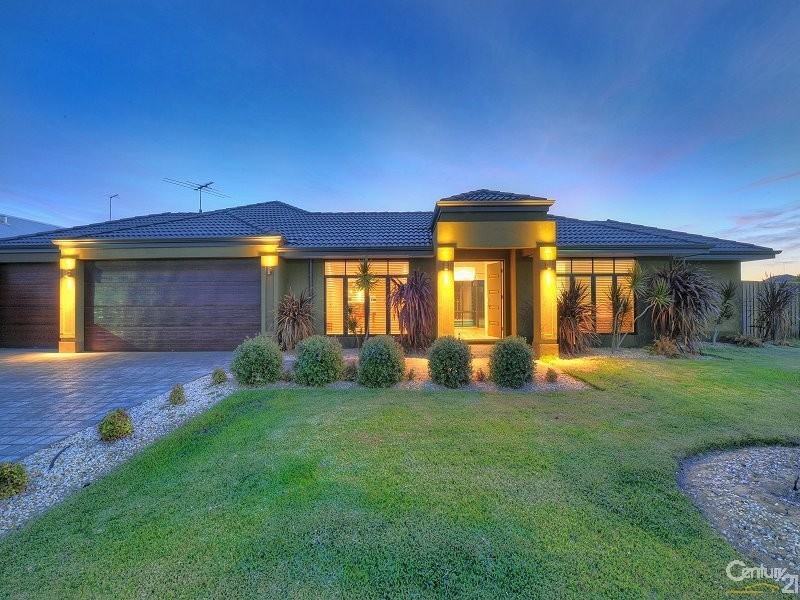 7 Beaufortia Turn, Halls Head WA 6210